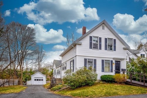 8 Pike St, Hopkinton, MA, 01748-1819 | Card Image