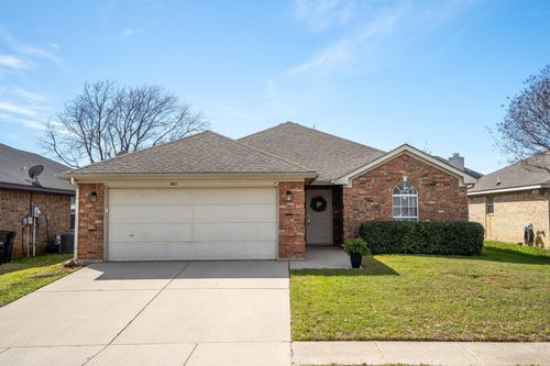 8601 Stetson Dr, Fort Worth, TX, 76244-7916 | Card Image