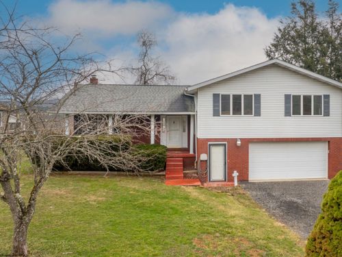 224 Hemlock Ln, Reedsville, WV, 26547-1113 | Card Image