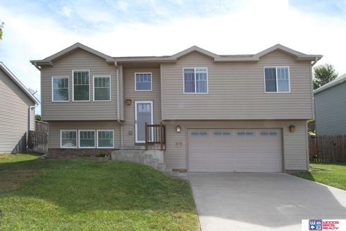 820 Autumn Pkwy, Hickman, NE, 68372-9521 | Card Image