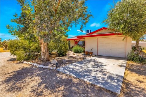 4816 Terry Ln, Yucca Valley, CA, 92284-7144 | Card Image