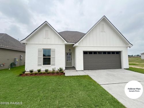 100 Crescent Row, Broussard, LA, 70518 | Card Image