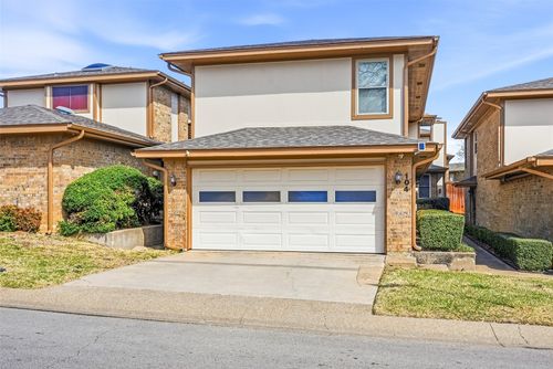 104 Morrow Dr, Bedford, TX, 76021-7114 | Card Image