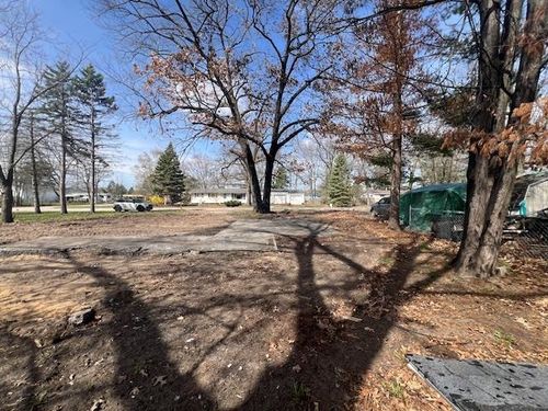 811 Linwood Ln, Traverse City, MI, 49686-4763 | Card Image