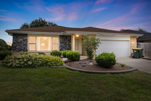 1409 S Williams St, Westmont, IL, 60559-3016 | Card Image