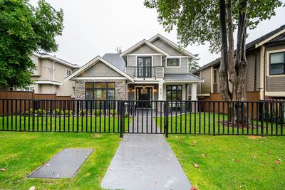 816 Edinburgh St, House other with 8 bedrooms, 6 bathrooms and 6 parking in New Westminster BC | Image 2