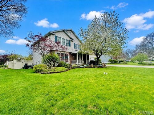 29 Continental Dr, Lockport, NY, 14094-5201 | Card Image