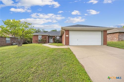 305 W Blancas Dr, Copperas Cove, TX, 76522-4533 | Card Image