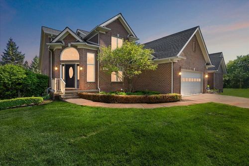 10434 Cornerstone Dr, Washington Township, MI, 48095-2930 | Card Image