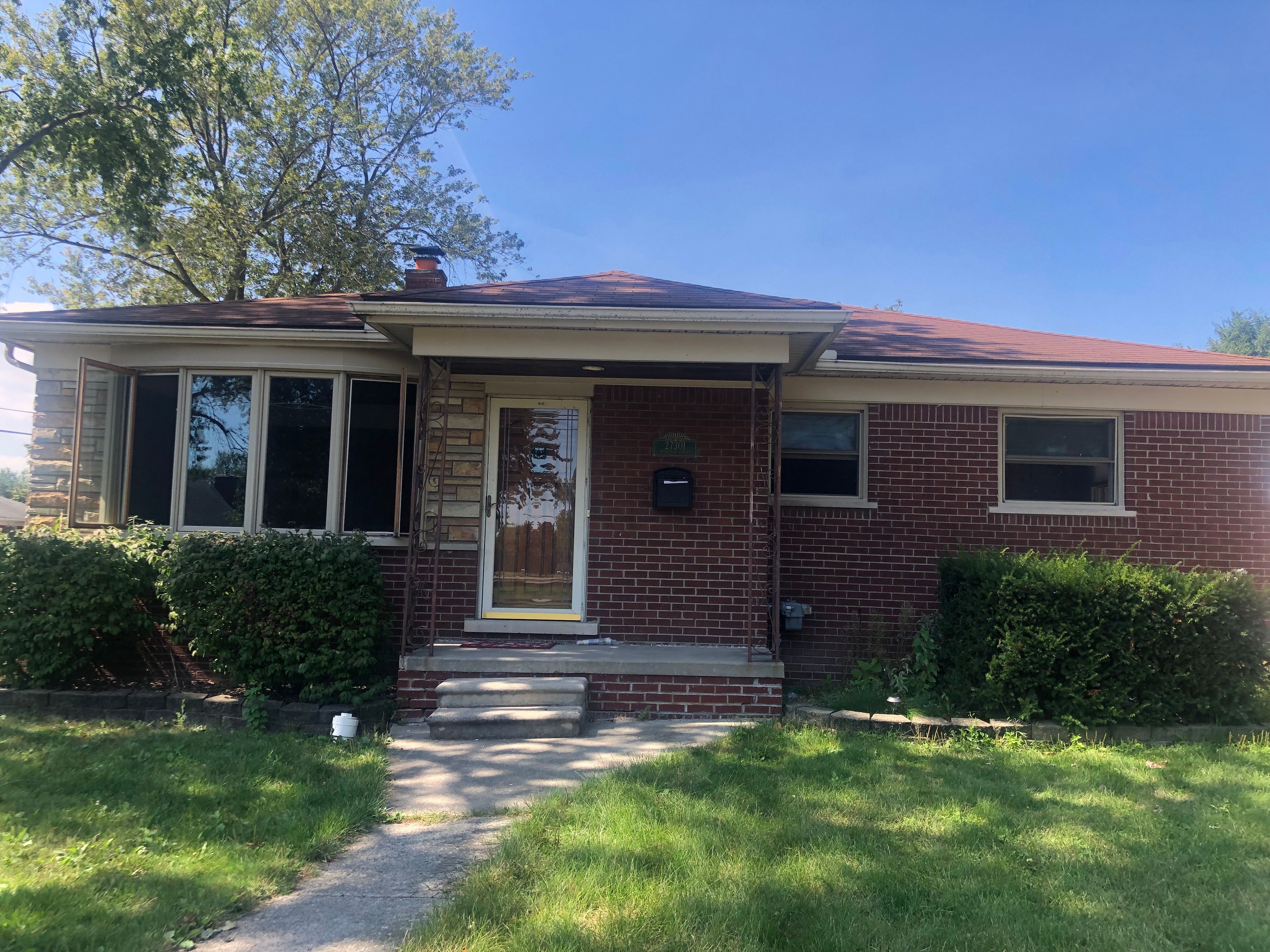 Princeton St, Saint Clair Shores, MI 48081