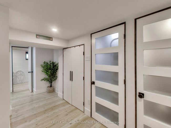854 Royal York Rd, House other with 3 bedrooms, 3 bathrooms and 5 parking in Etobicoke ON | Image 28