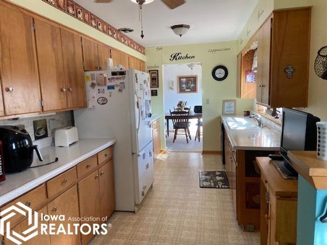 625 Blackstone Dr, Home with 2 bedrooms, 2 bathrooms and 2 parking in Garner IA | Image 6