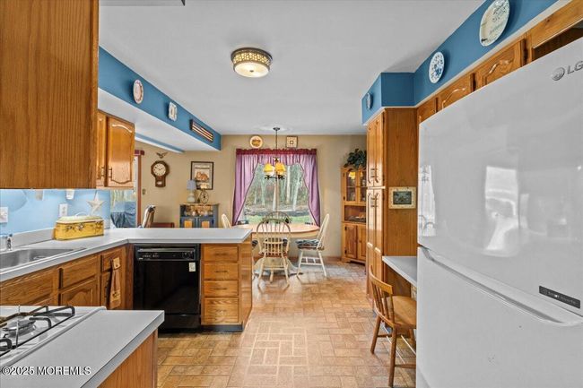 18 Sweetbriar Trl, House other with 4 bedrooms, 3 bathrooms and null parking in Howell NJ | Image 9