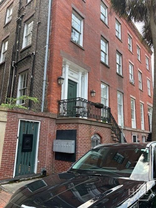 3-203 E York St, savannah, GA, 31401-3839 | Card Image