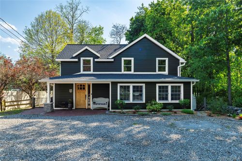 299 Baxtertown Rd, Fishkill, NY, 12524-2715 | Card Image