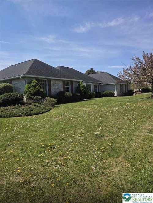 4621 Willow Lane, Lower Nazareth Twp, PA, 18064 | Card Image