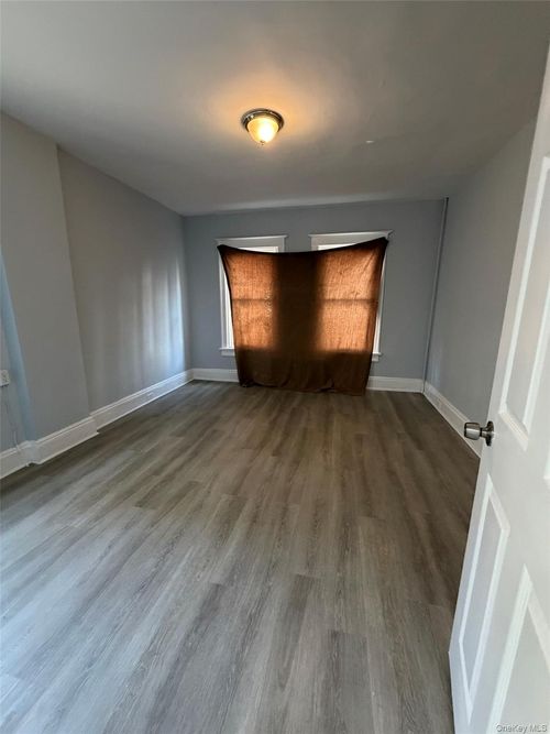 1fl-4 Ritters Ln, Yonkers, NY, 10703-3547 | Card Image