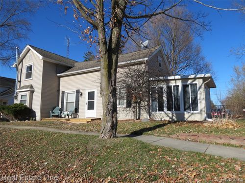 225 South St, Fowlerville, MI, 48836-9718 | Card Image