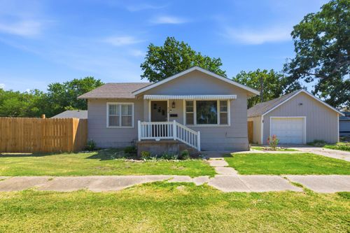 814 Dearborn St, Augusta, KS, 67010-1518 | Card Image
