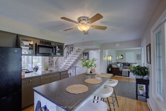 7434 Wellington Road 10, House other with 3 bedrooms, 2 bathrooms and 10 parking in Moorefield ON | Image 11