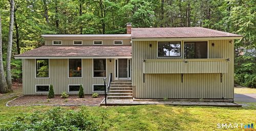 21 Hemlock Ln, Avon, CT, 06001-2403 | Card Image