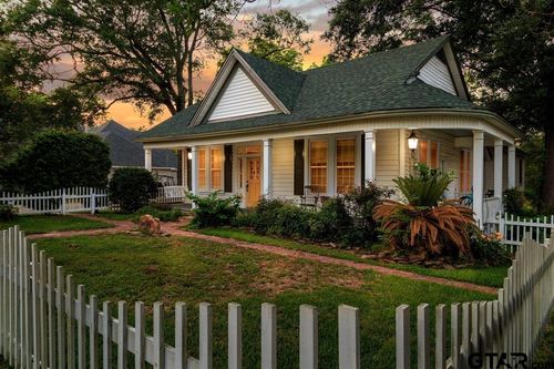408 Houston St, Jefferson, TX, 75657-2512 | Card Image