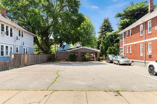 30 Thacher St, Malden, MA, 02148-6628 | Card Image