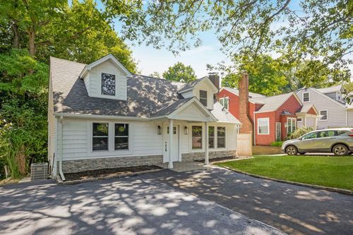 18 Maple Pl, Huntington, NY, 11743-4203 | Card Image