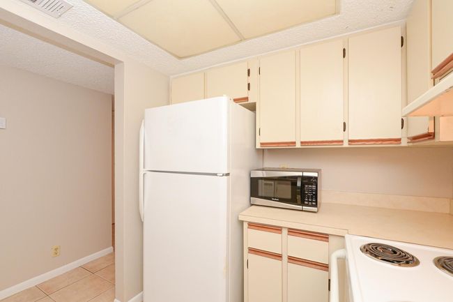 103 - 1540 Se Royal Green Cir, Condo with 2 bedrooms, 2 bathrooms and null parking in Port St. Lucie FL | Image 9
