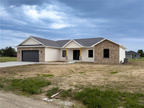 13147 N Country Club Road, Effingham, IL, 62401 | Card Image