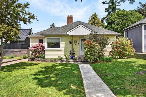 415 Dundas St, Victoria, BC, V9A3K1 | Card Image