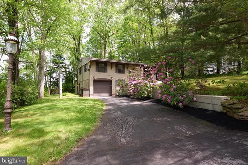 579 E Hillside Ave, State College, PA, 16803-1507 | Card Image