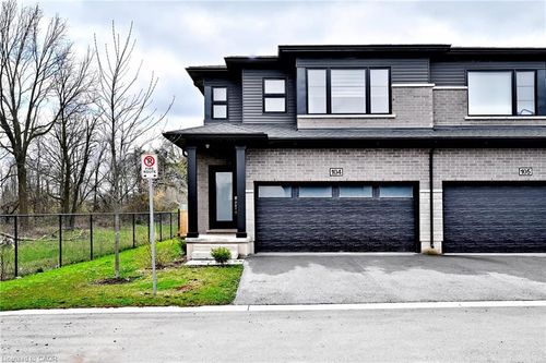 104-4552 Portage Rd, Niagara Falls, ON, L2E0B8 | Card Image