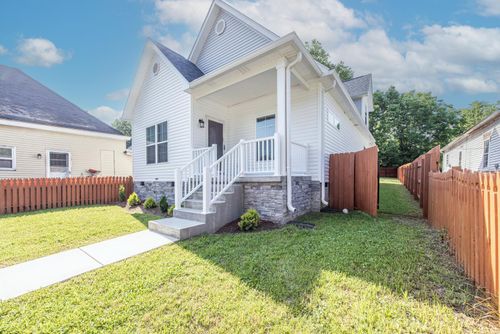 704 Vine St, Paris, KY, 40361-1922 | Card Image