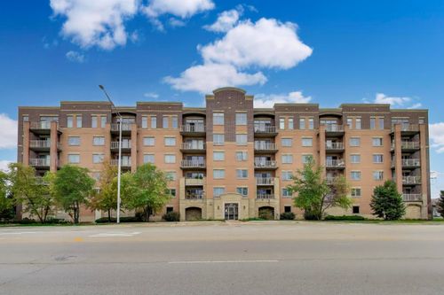 unit-312-77 N Wolf Rd, Northlake, IL, 60164-1645 | Card Image