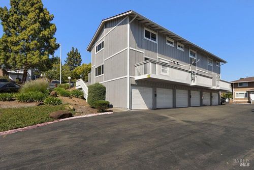 68-100 Sunset Cir, Benicia, CA, 94510-2077 | Card Image