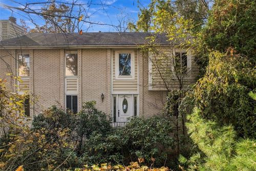 100 Scott Way, Collier Twp, PA, 15106 | Card Image