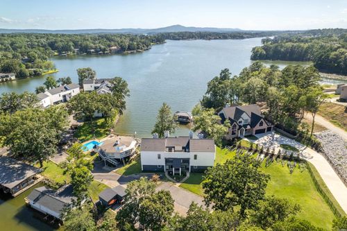 3-2-700 Grand Point Dr, Hot Springs, AR, 71901-8922 | Card Image