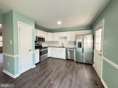 13669 Barren Springs Ct, CENTREVILLE, VA, 20121-3022 | Card Image