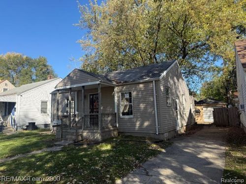 18801 Washtenaw St, Harper Woods, MI, 48225-2147 | Card Image