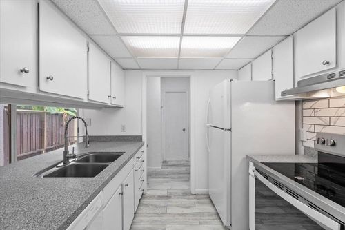 422 Westwood Dr, TALLAHASSEE, FL, 32304-1421 | Card Image