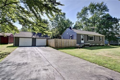 525 Washburn Rd, Tallmadge, OH, 44278-2619 | Card Image