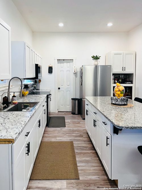 120 Town View Ln, Canyon Lake, TX, 78133 | Card Image