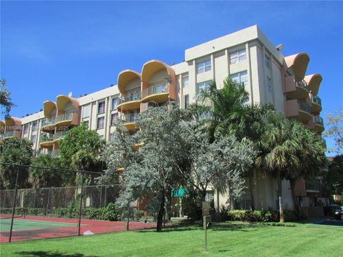 apt-413-9360 Fontainebleau Blvd, Miami, FL, 33172-5614 | Card Image