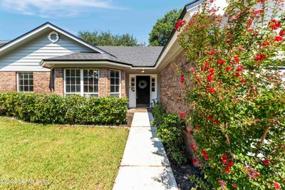 8808 Goodbys Trace Drive, House other with 3 bedrooms, 2 bathrooms and null parking in Jacksonville FL | Image 2