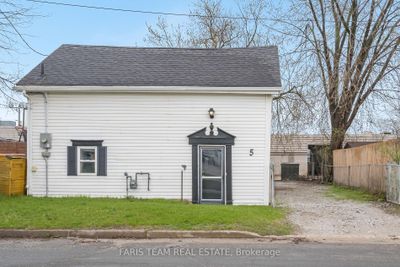 5 Robert St, House other with 2 bedrooms, 1 bathrooms and 2 parking in Barrie ON | Image 2