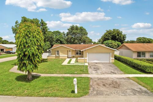 9235 Saddlecreek Drive, Boca Raton, FL, 33496 | Card Image