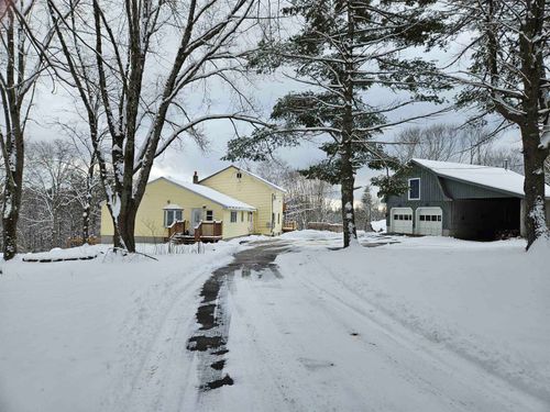 825 2nd Crown Point Rd, Strafford, NH, 03884-6211 | Card Image