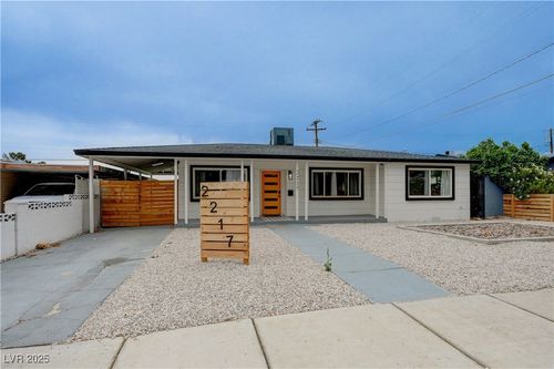 2217 Santa Paula Dr, Las Vegas, NV, 89104-2633 | Card Image