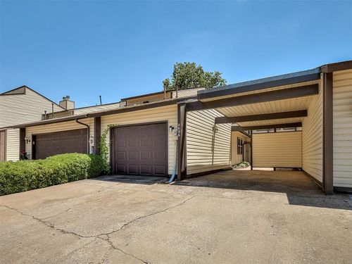 4606 Hemlock Ln, Oklahoma City, OK, 73162-1902 | Card Image